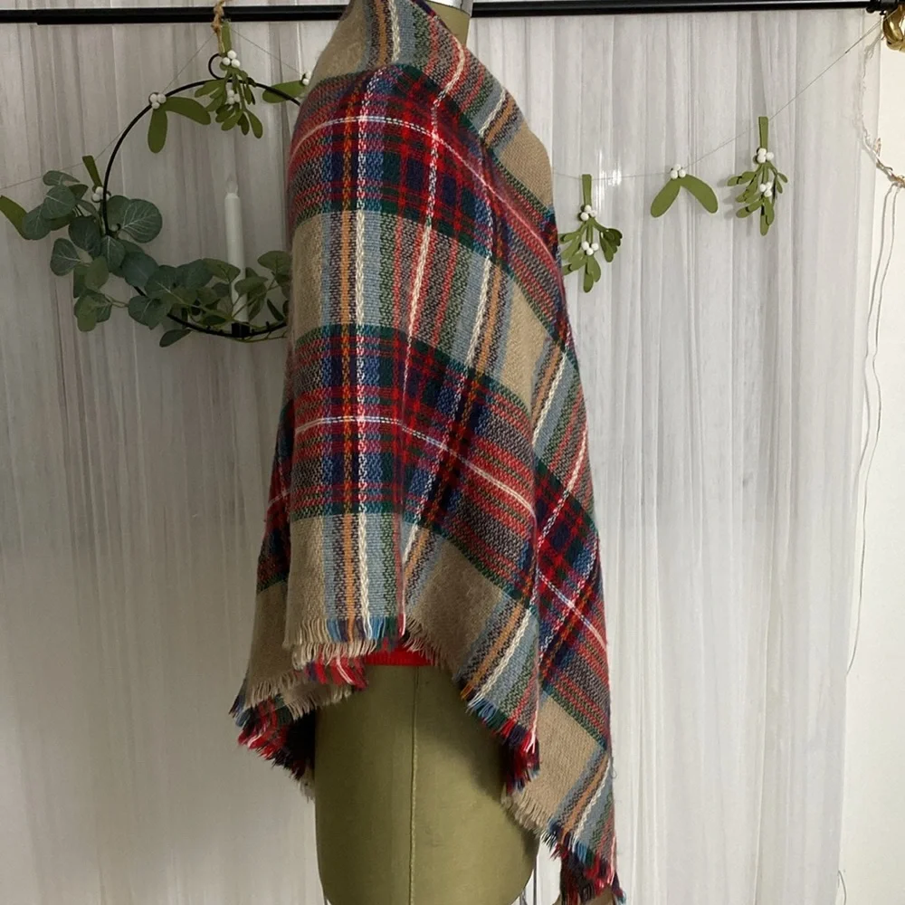 ModCloth tartan plaid blanket wrap/scarf/shawl - Picture 4 of 17